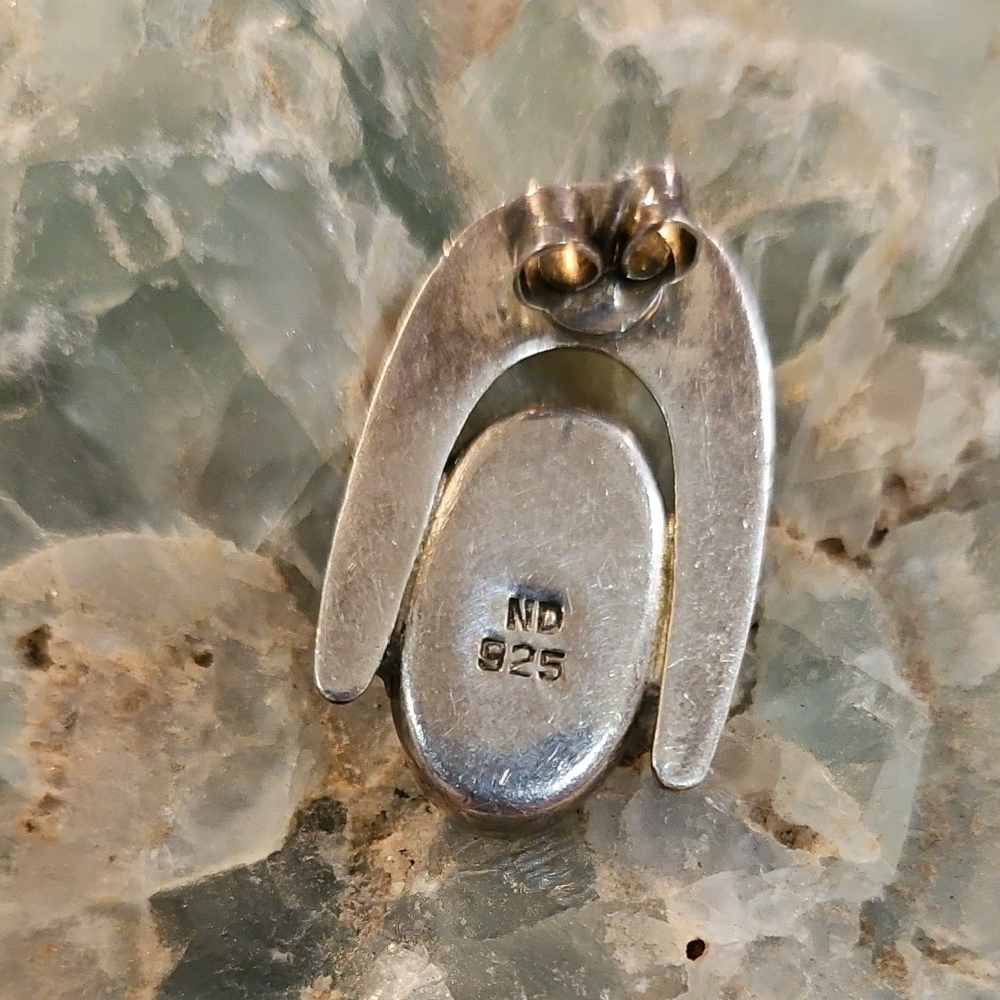 Sterling Silver Oval Mother-of-Pearl - Single Earring. Norwegian Design. - Picture 3 of 3